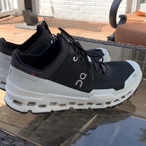 On Cloud Running Sneakers; like new, worn sparingly.